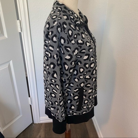 Rachel Zoe Black Silver Gray Animal Print Zip Front 2 Pocket Sweater Jacket M - Picture 5 of 14
